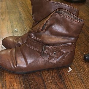 BROWN BOOTIES